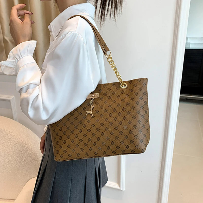 The Signature Everyday Tote