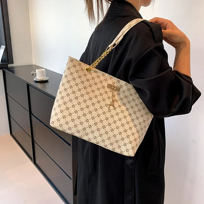 The Signature Everyday Tote