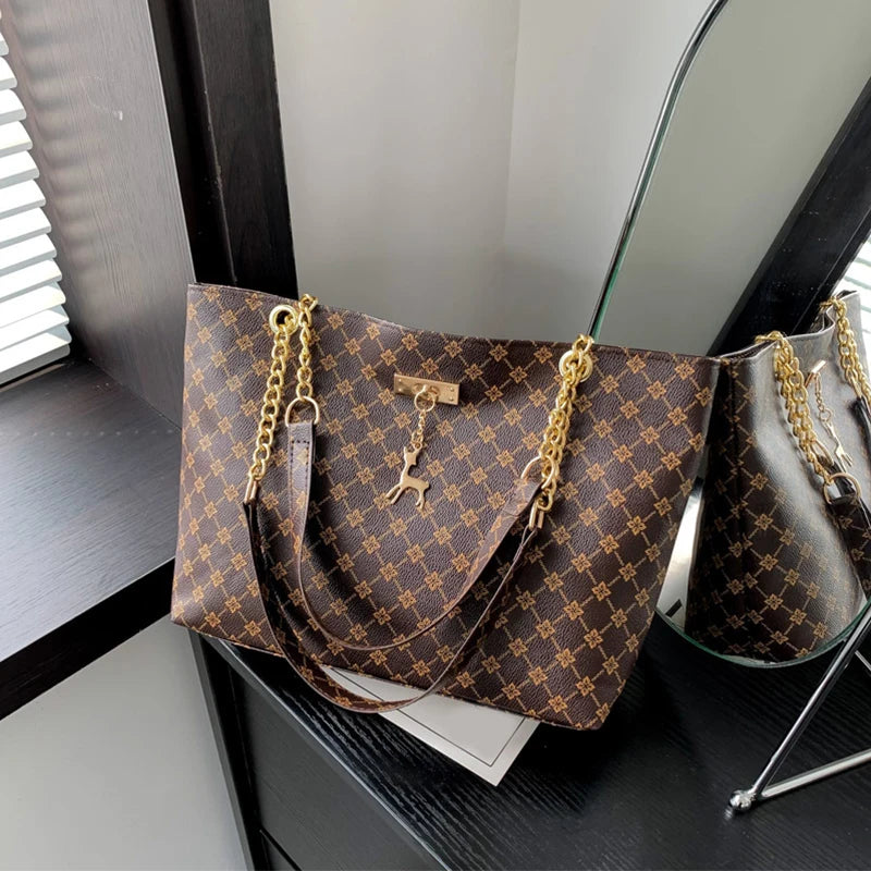The Signature Everyday Tote