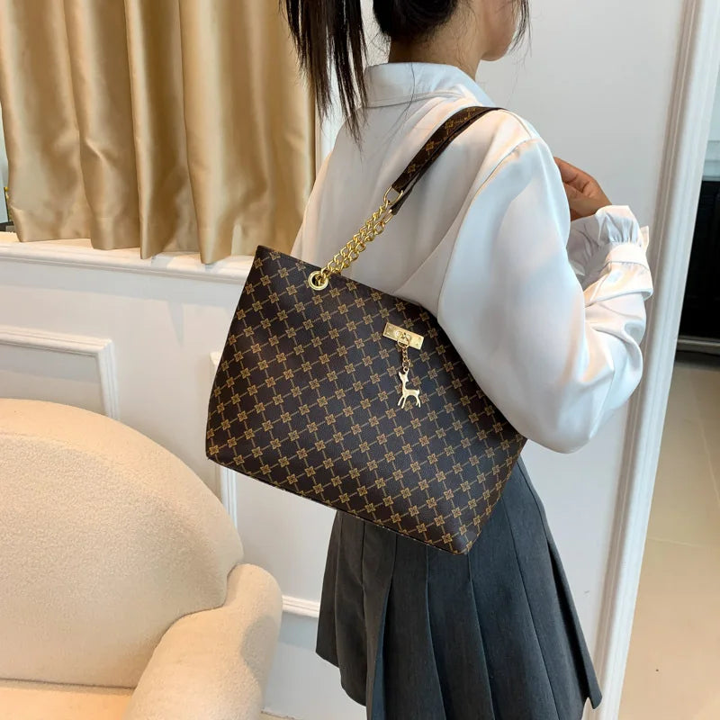 The Signature Everyday Tote