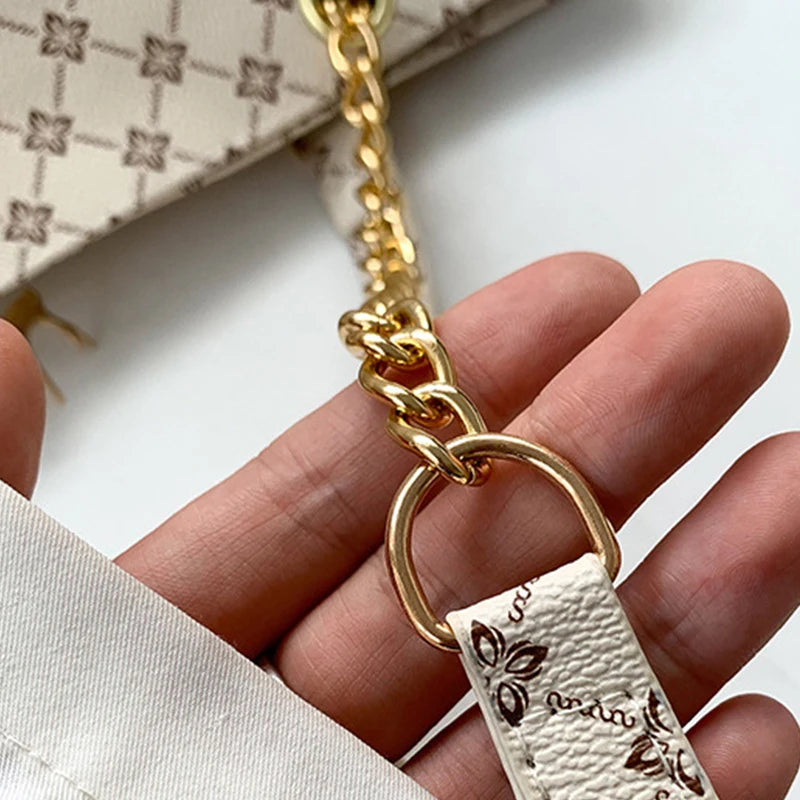 The Signature Everyday Tote
