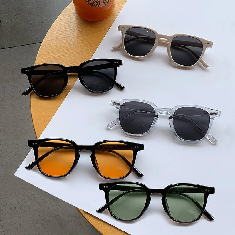 The Archive Frame Sunglasses in black