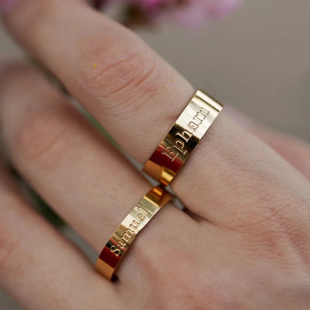 The Keepsake Name Ring in gold